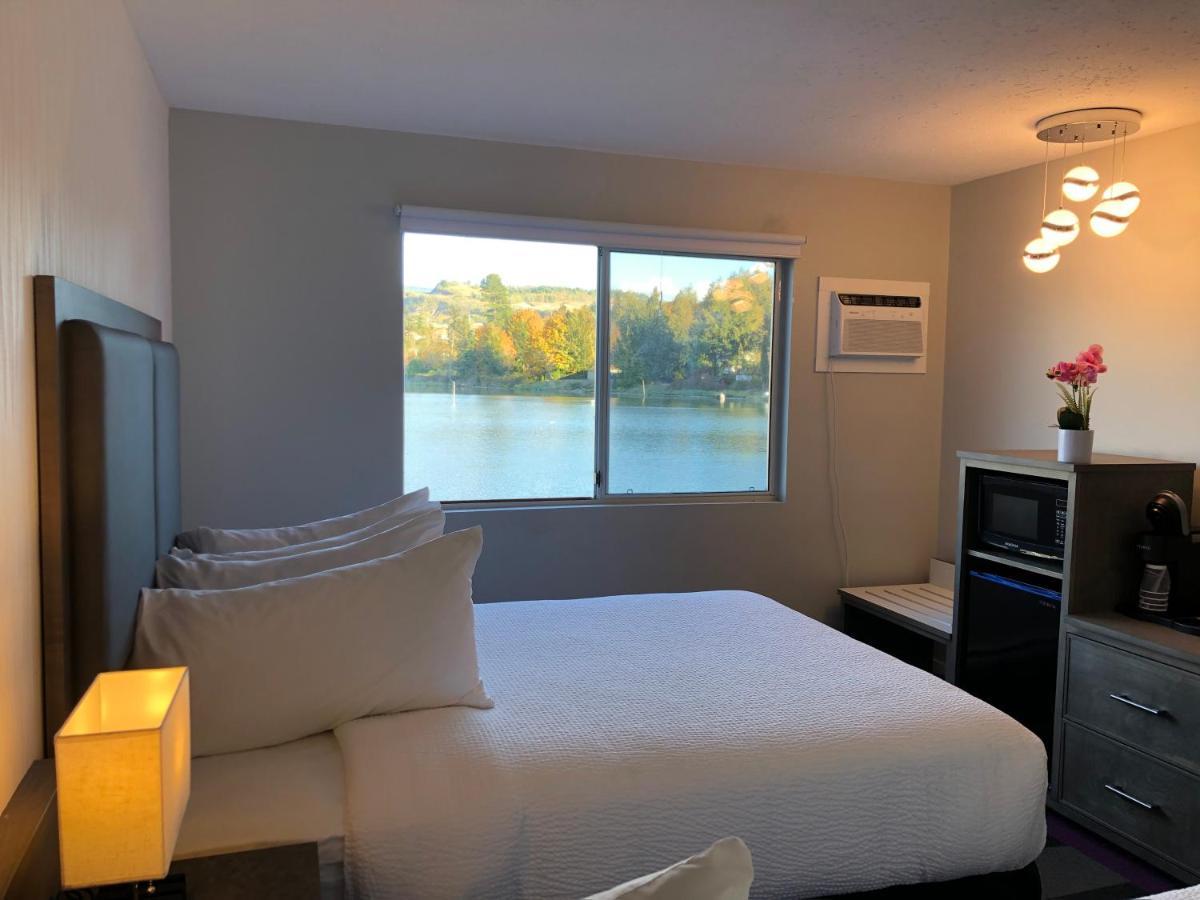 The Spot At Porpoise Bay Motel 3*
